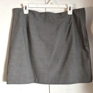 Black and white plaid H&M mini skirt, size 14